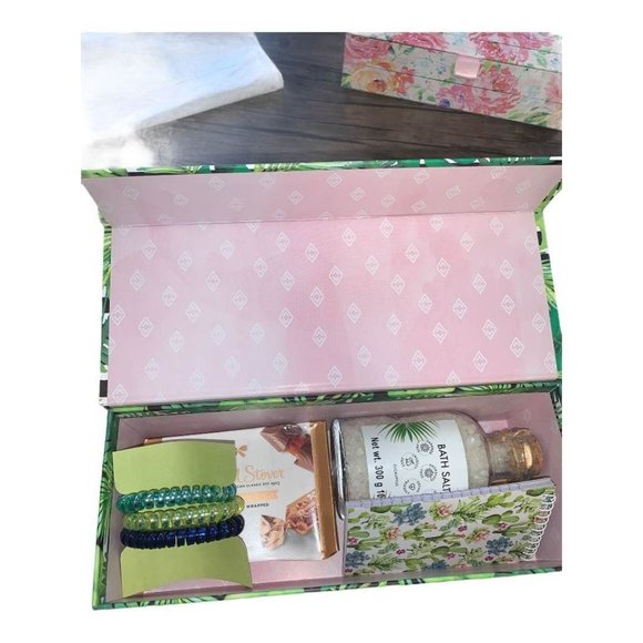 Gift box bundle - Picture 1 of 3